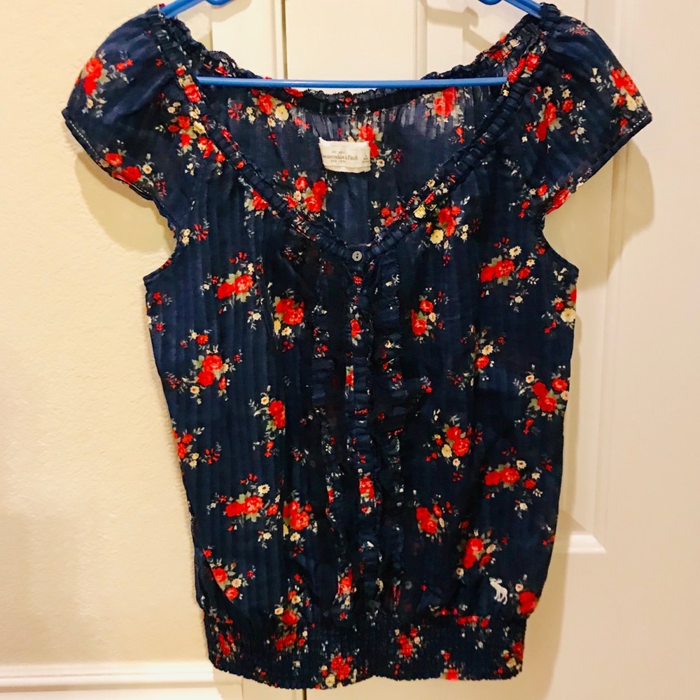 Abercrombie & Fitch top - Size L